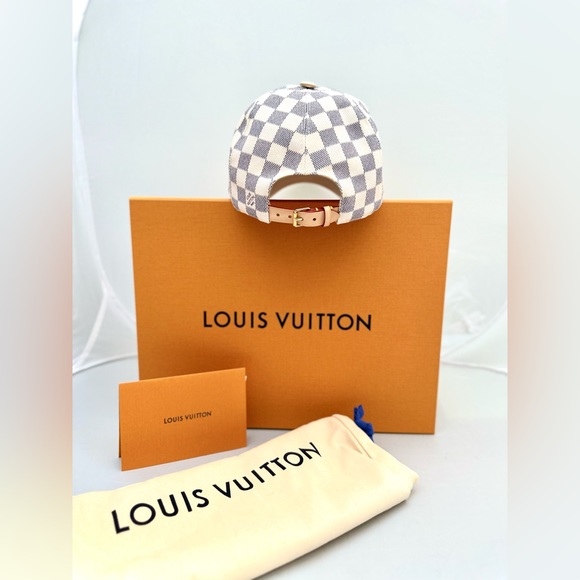 LOUIS VUITTON WOMENS CAPS - Picture 2 of 5